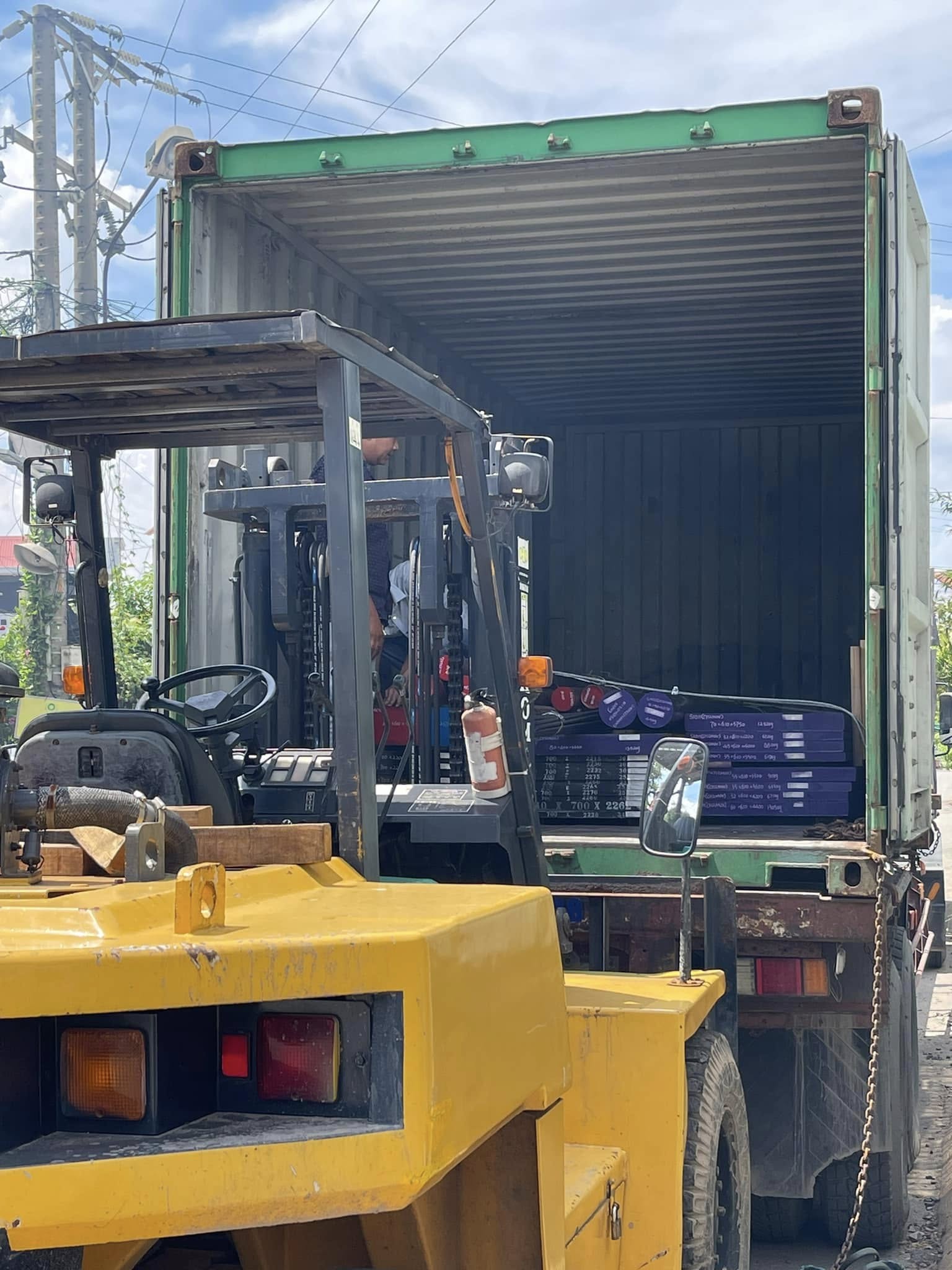 Hình ảnh kho hàng, giao hàng ASACO VINA